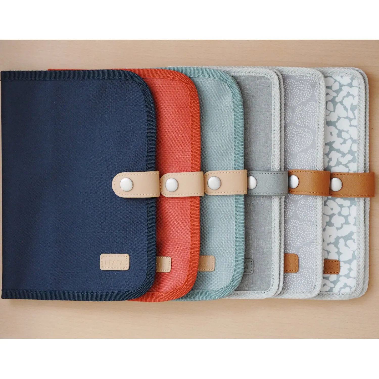 BÉABA Accessoires De Toilette*Protège carnet de santé Fleurs de cerisier